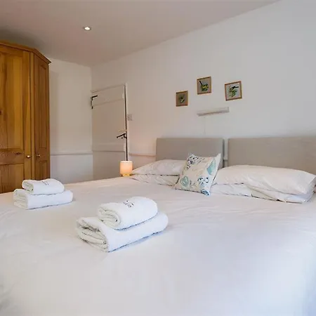 Curdle Dub Tatil Evi *